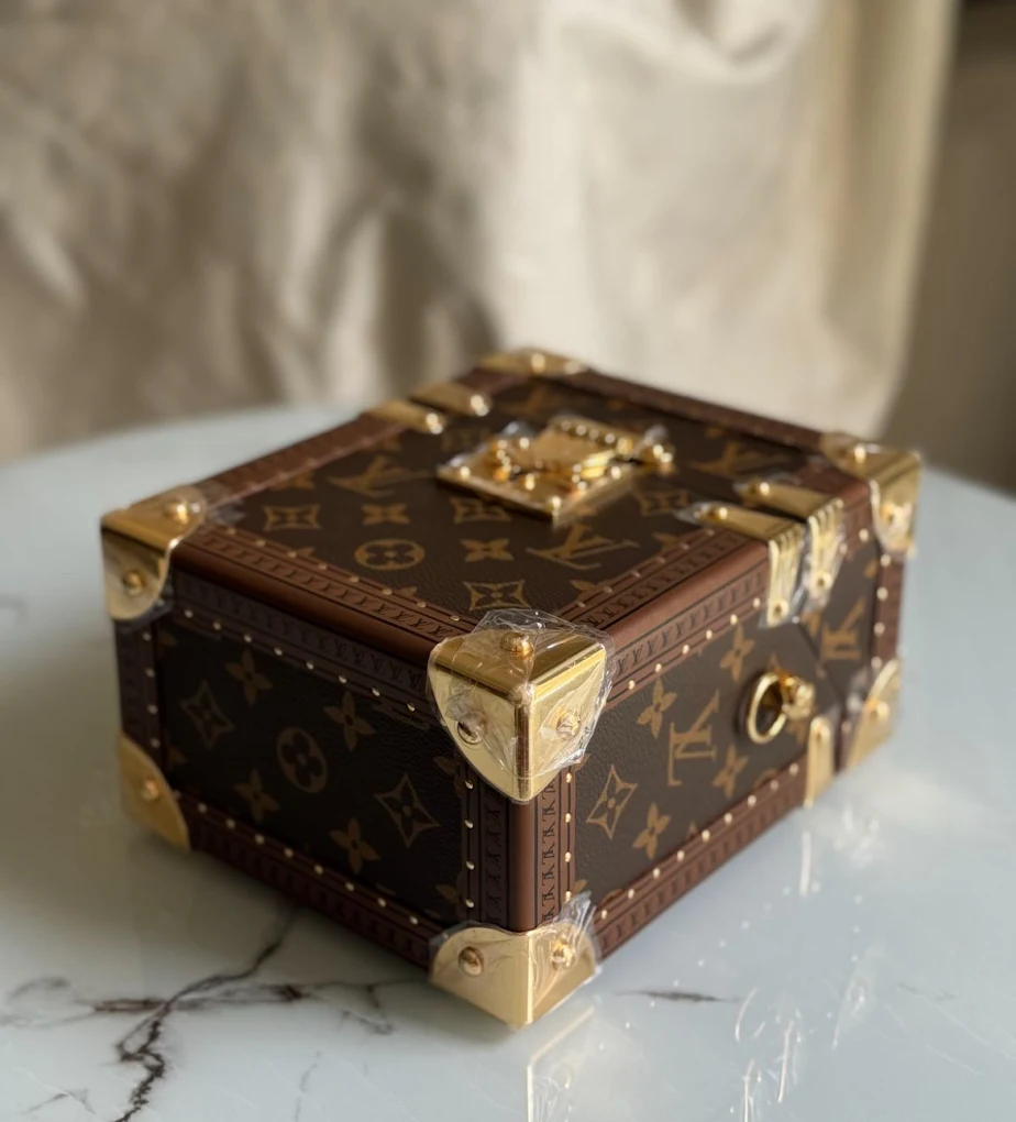 small gift box